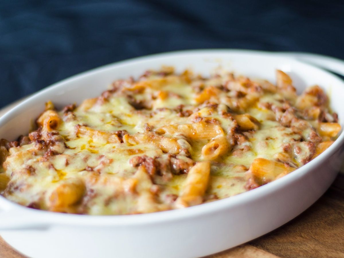 Pasta bake with melted cheese